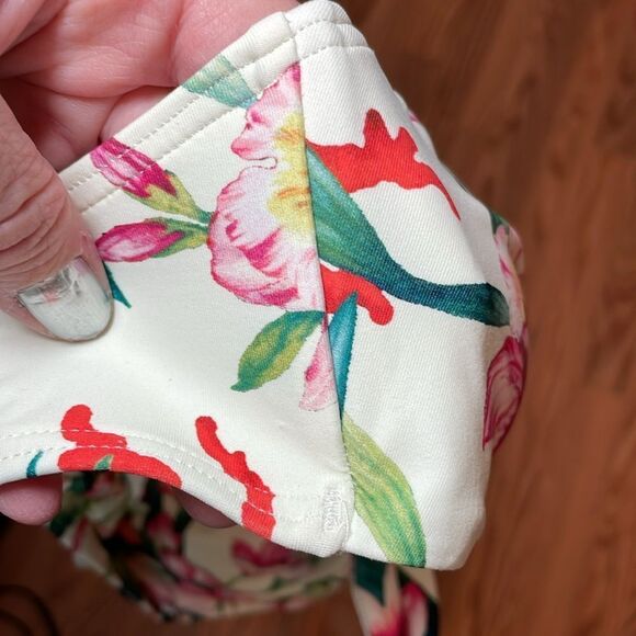 Carmen Marc Valvo Bikini, tie front floral, 2 piece set, Medium - Picture 13 of 13